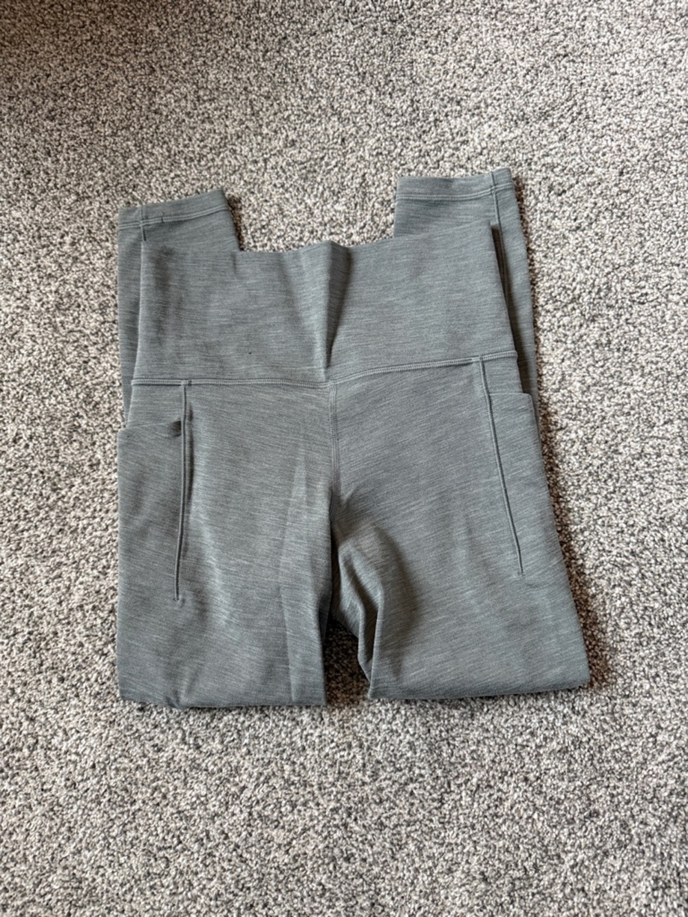 Athleta Salutation Stash Pocket 7/8 Tight